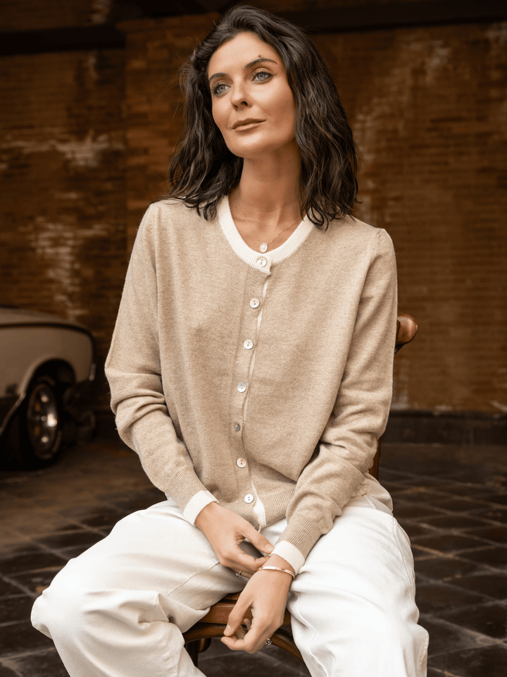 Sweater botones beige