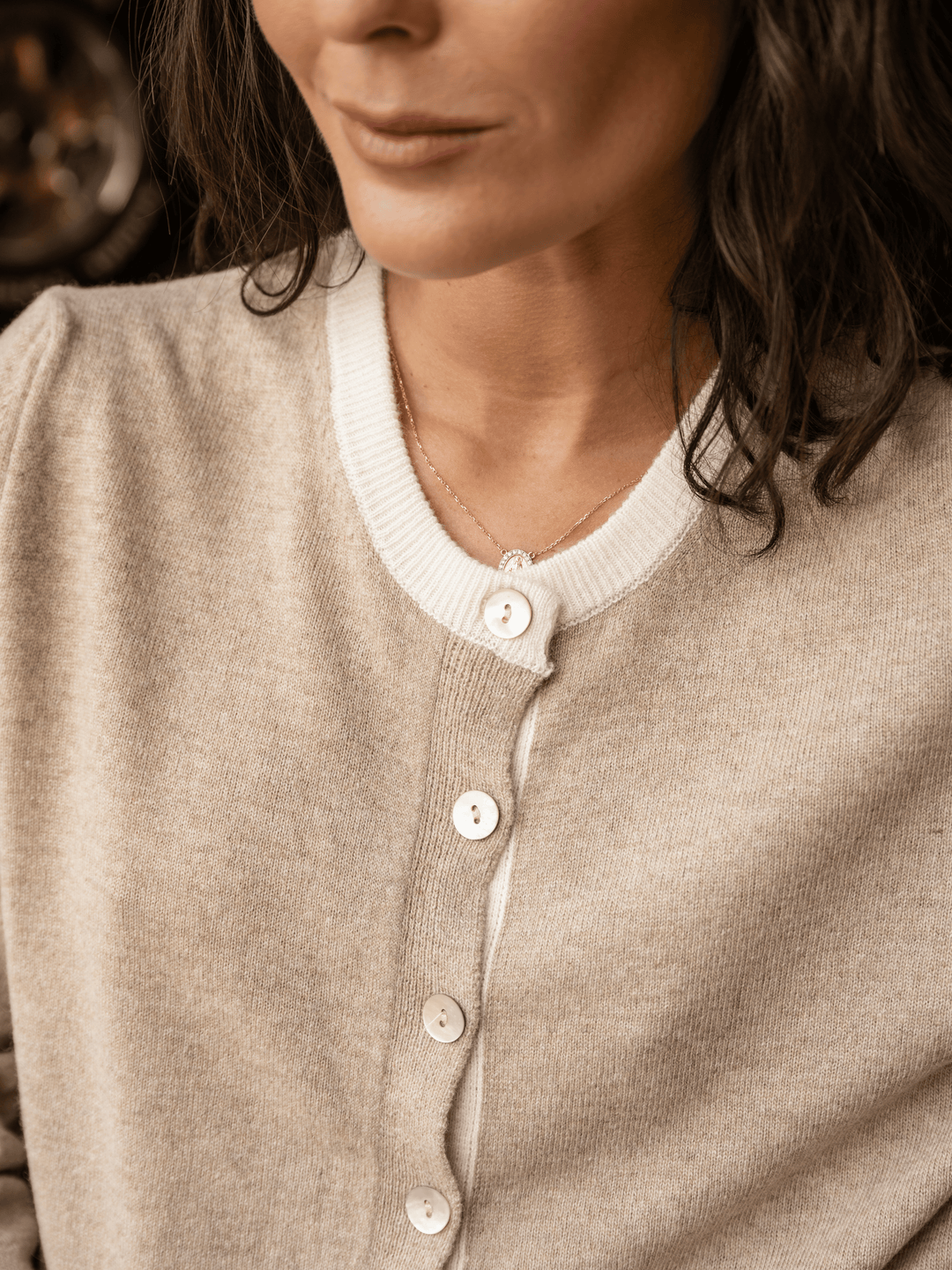 Sweater botones beige
