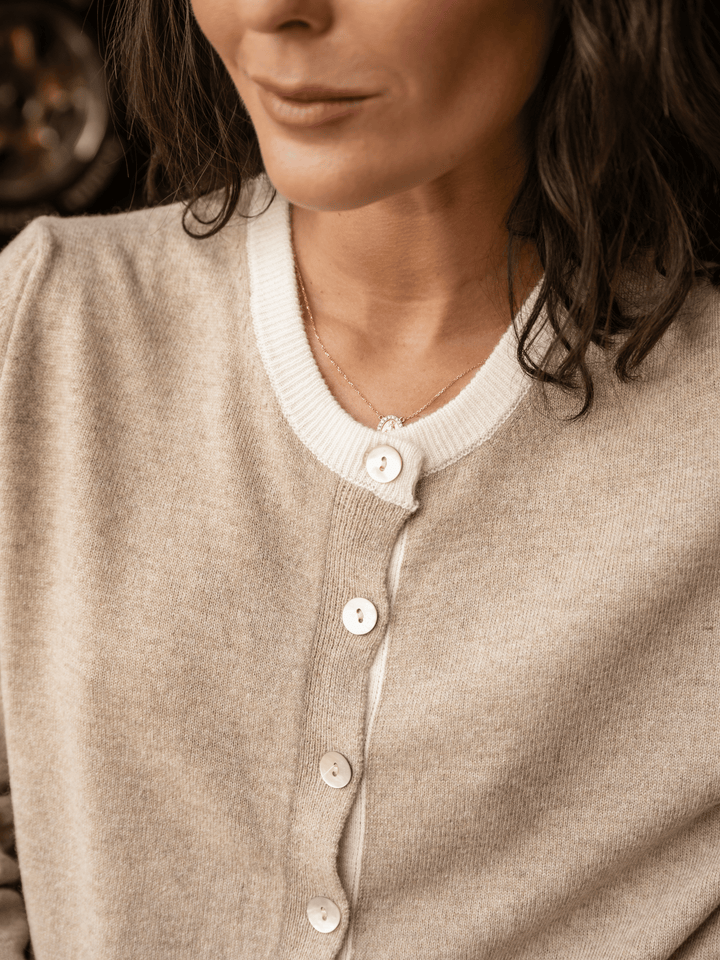 Sweater botones beige