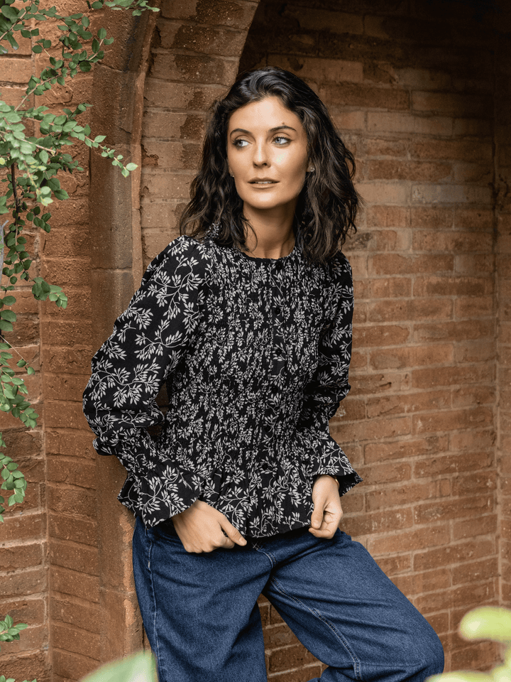 Blusa panal flores negra