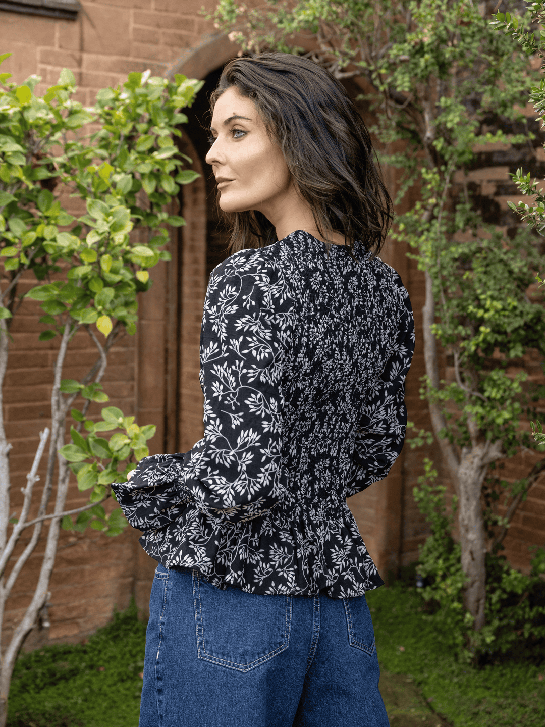 Blusa panal flores negra