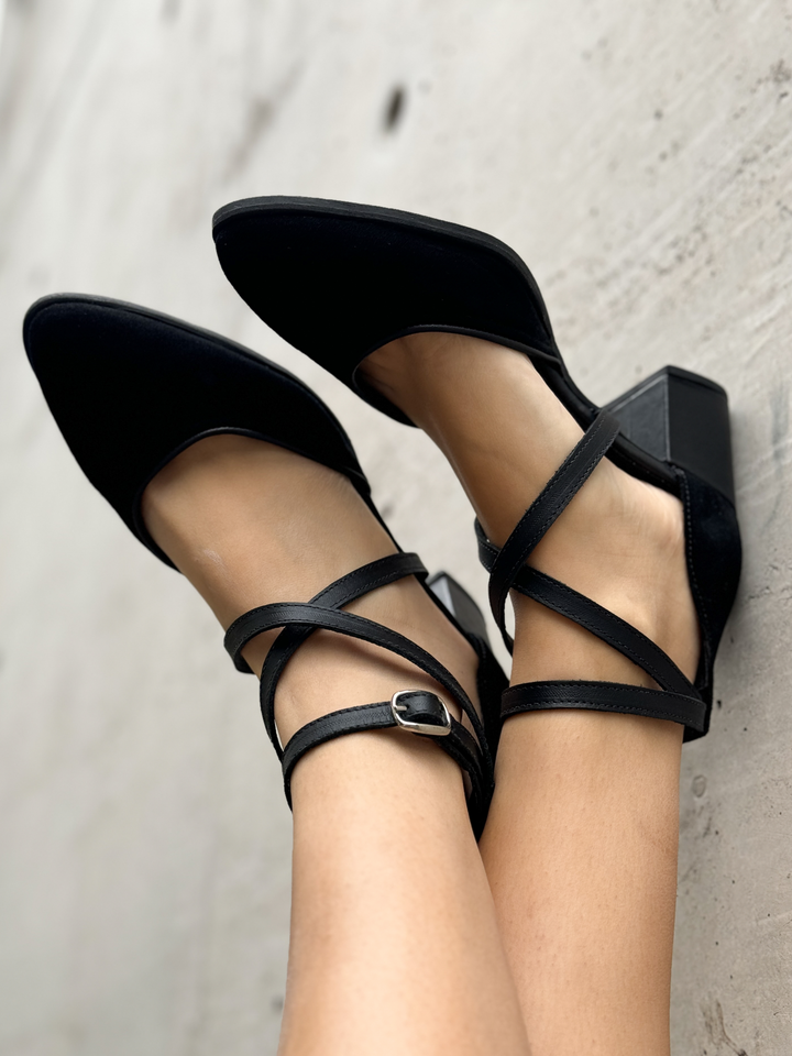 Fiesta Simona Negro - PRE ORDER