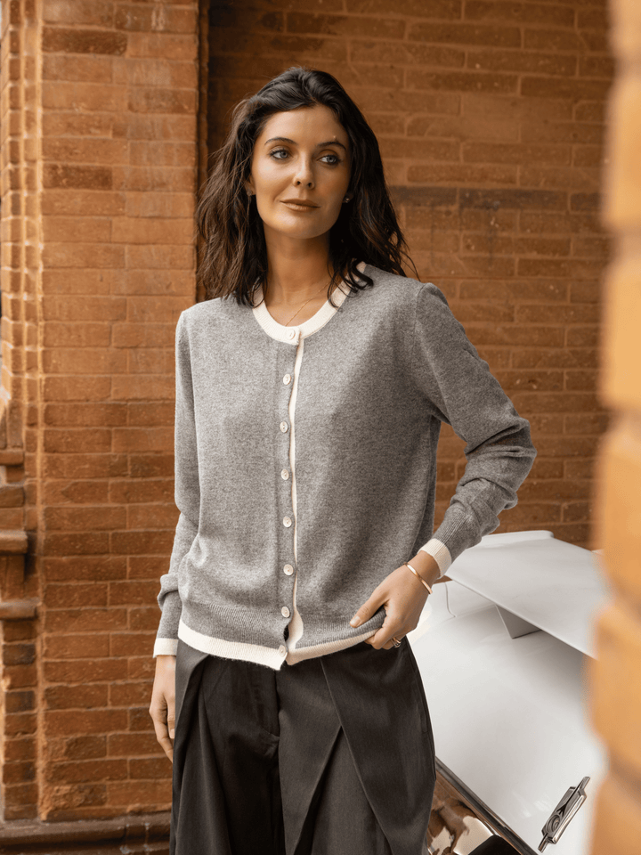 Sweater botones gris